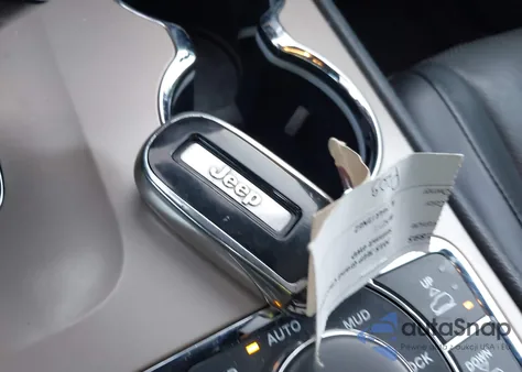 2015 Jeep Grand Cherokee Summit из США, поврежденный, VIN 1C4RJFJG1FC726847